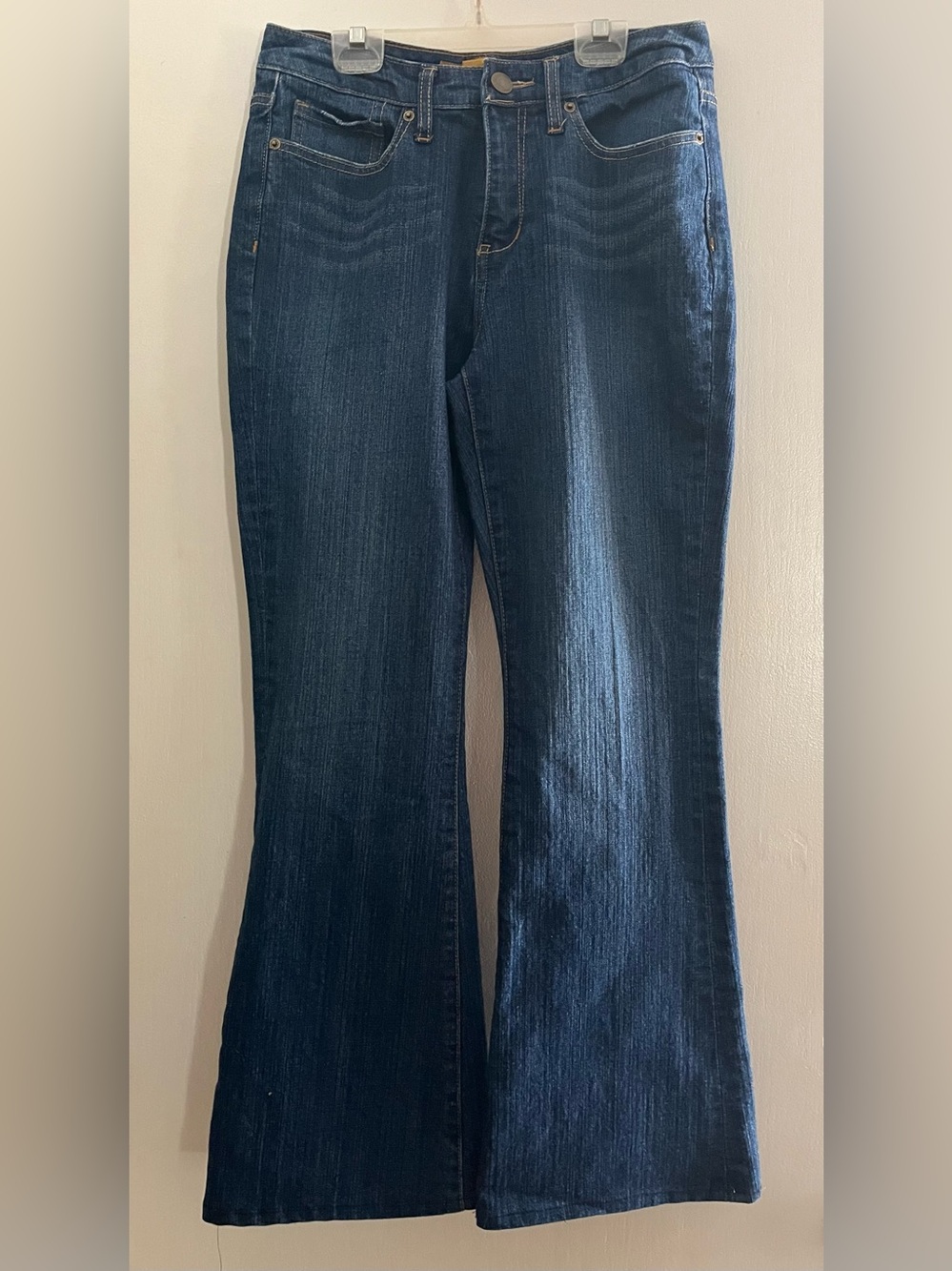 Seven 7 Women's High Rise Stretch Flare Blue Denim Jeans 30” x 29”
Size 4